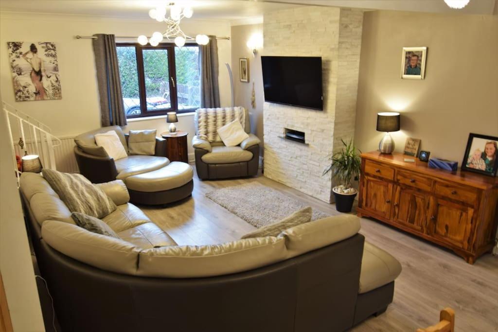 Mikes At Menai - Stylish & Spacious 3 Bed House In Menai Bridge. エクステリア 写真