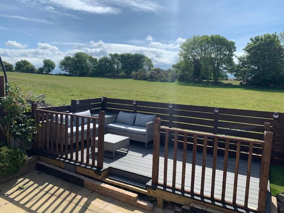 Mikes At Menai - Stylish & Spacious 3 Bed House In Menai Bridge. エクステリア 写真