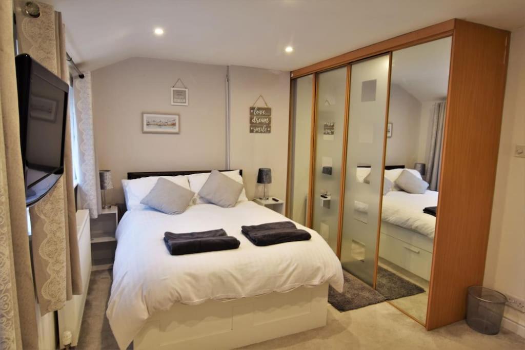 Mikes At Menai - Stylish & Spacious 3 Bed House In Menai Bridge. エクステリア 写真